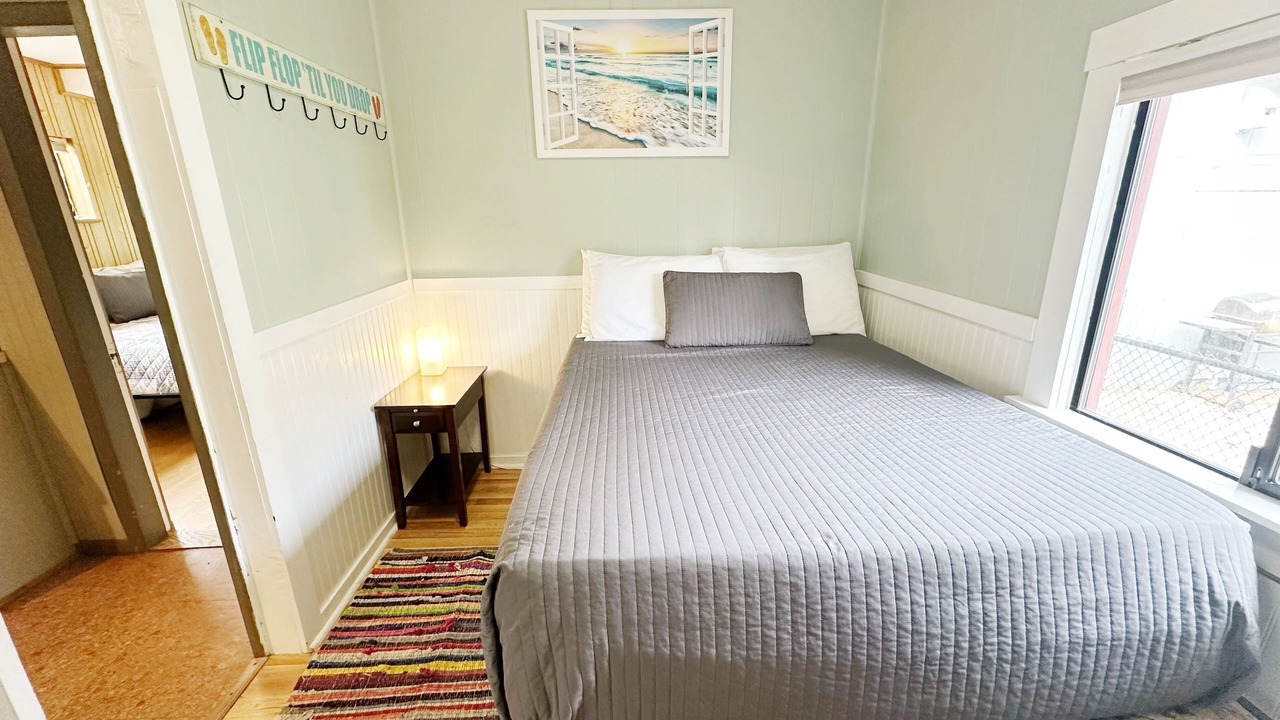 Photo of Bedroom in Gleneden Beach