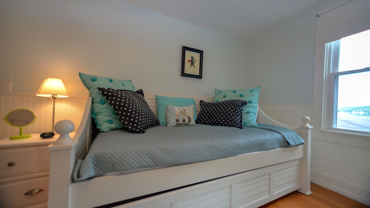 Photo of Bedroom in Conesus
