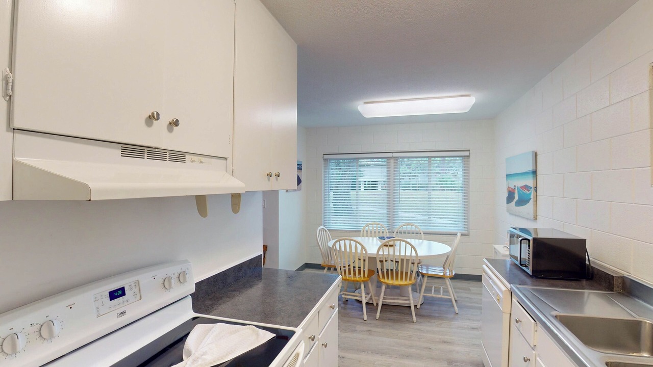 Photo of Kitchen in Jekyll Island