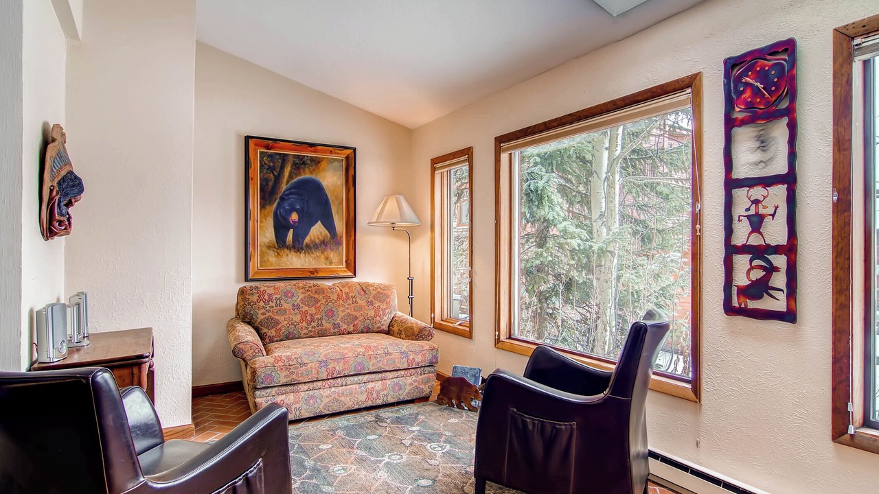 Photo of Livingroom in Four O'Clock
