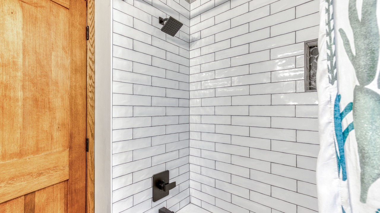 Photo of Bathroom in Zigzag