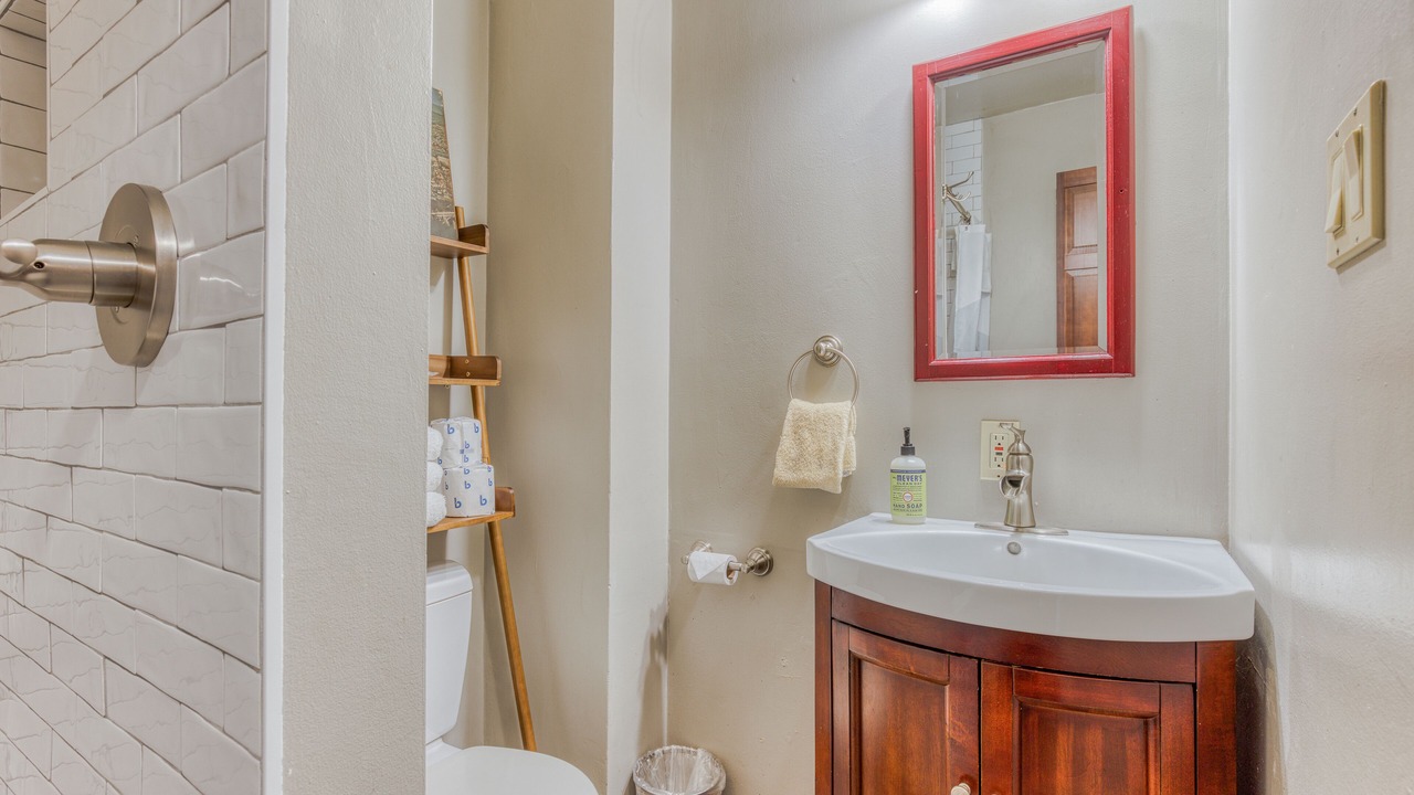 Photo of Bathroom in Zigzag