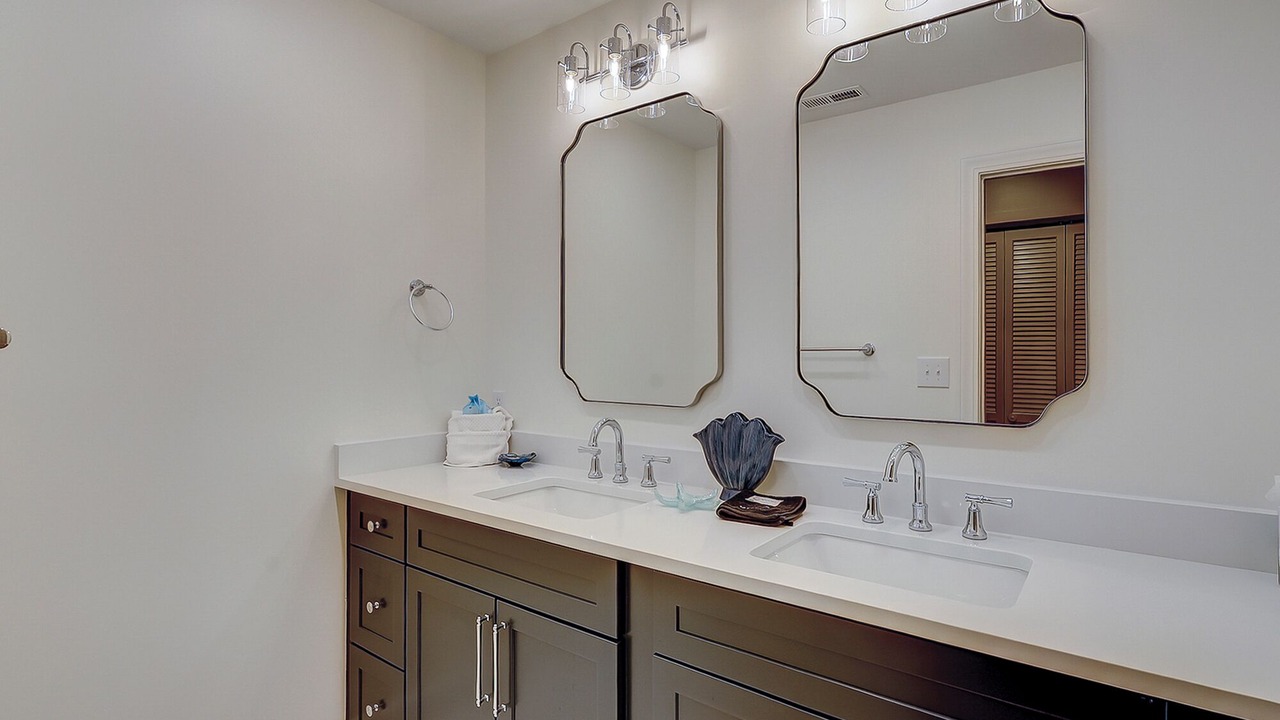 Photo of Bathroom in Shipyard Plantation
