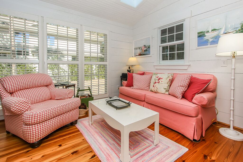 Photo of Livingroom in Oceanside