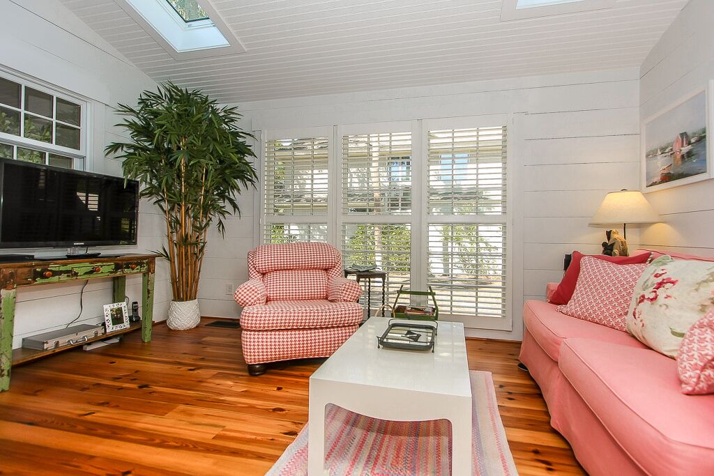 Photo of Livingroom in Oceanside