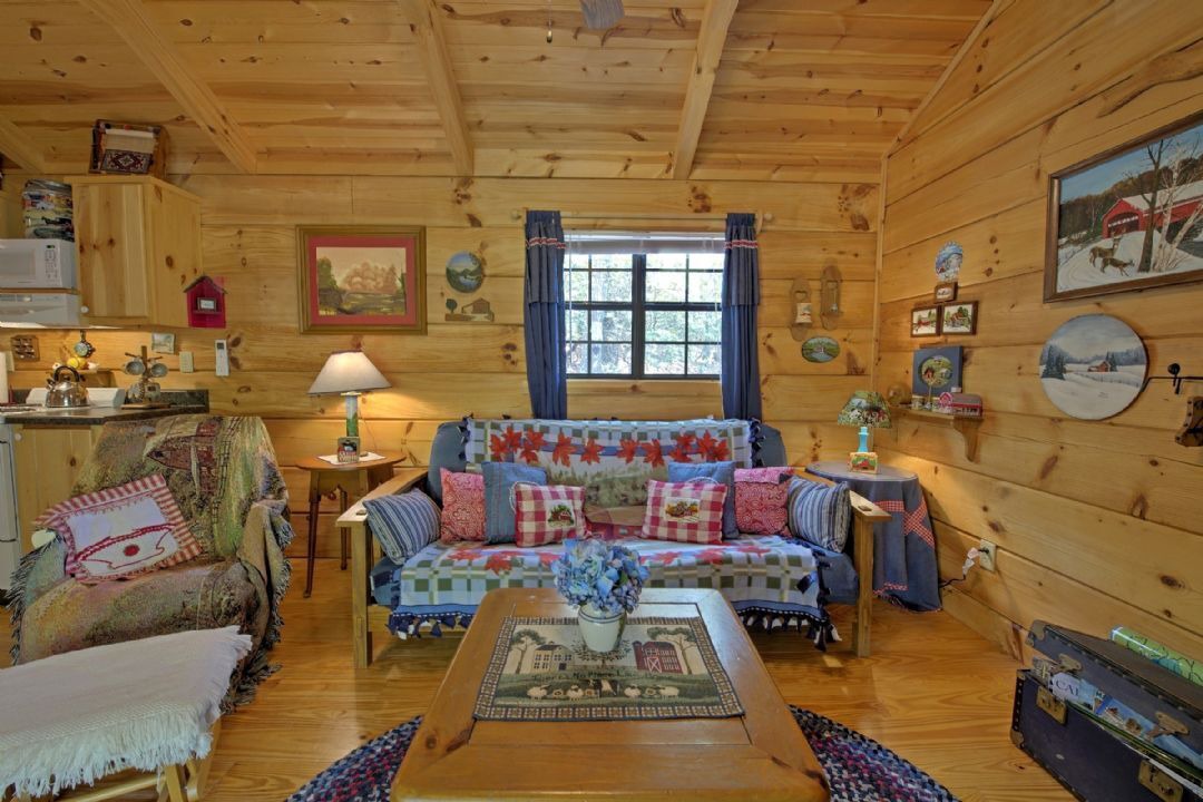 Photo of Livingroom in Asheville