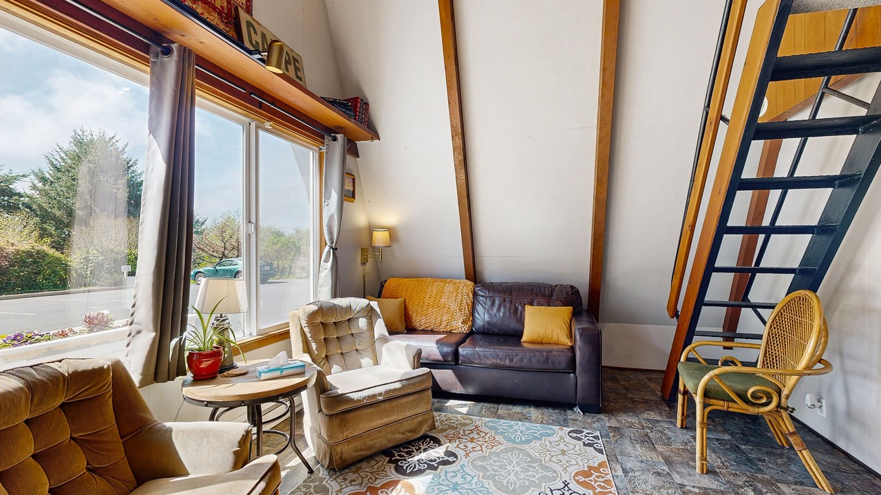 Photo of Livingroom in Otter Rock