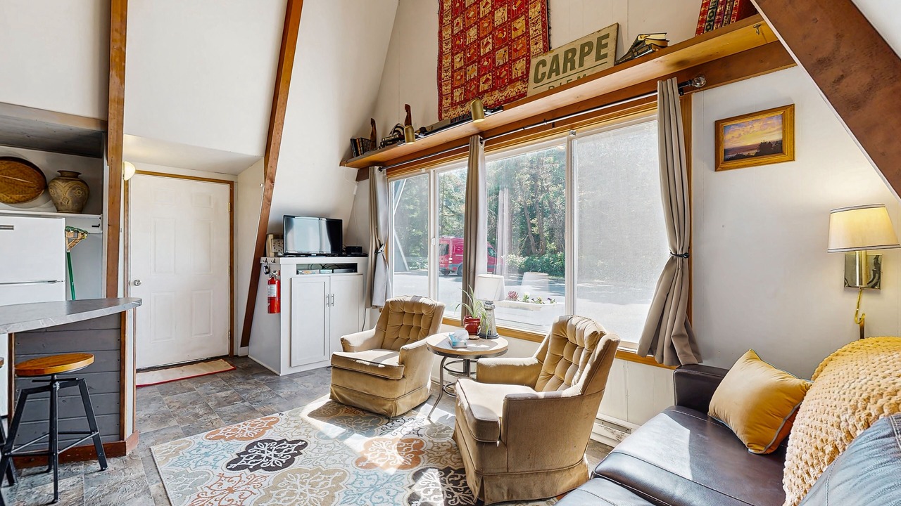 Photo of Livingroom in Otter Rock