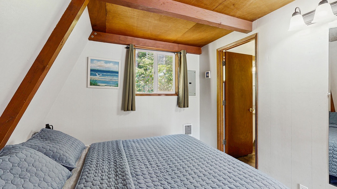 Photo of Bedroom in Otter Rock