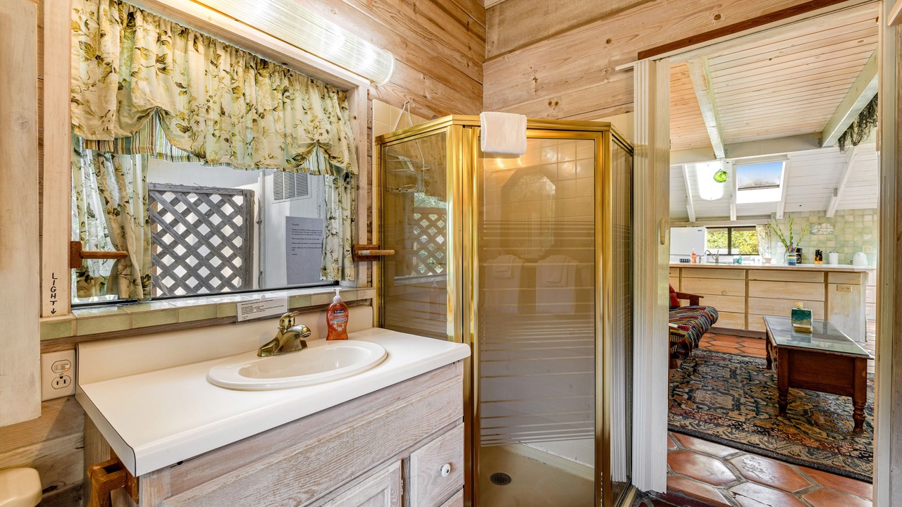 Photo of Bathroom in Inglenook