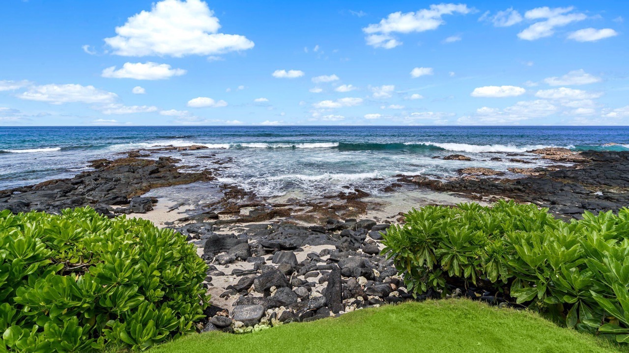 Photo of Others in Historic Kailua Village