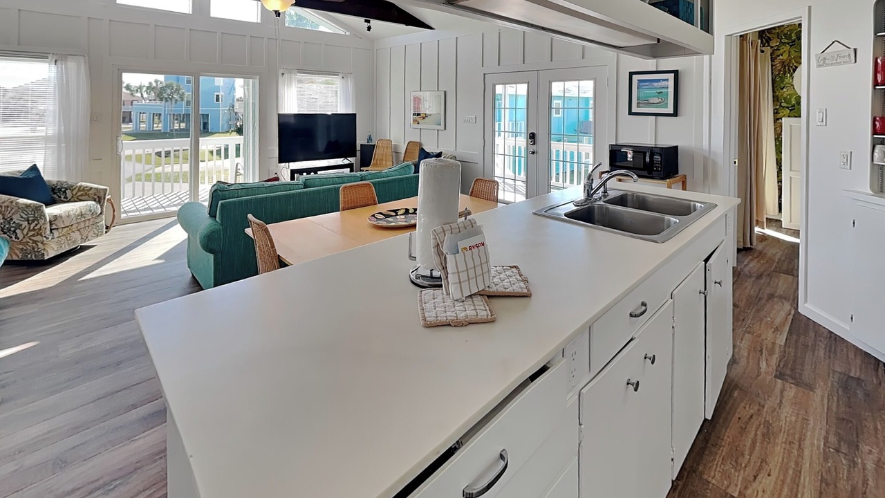 Photo of Bedroom in Pirates Beach