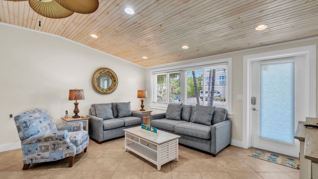 Photo of Livingroom in Holmes Beach