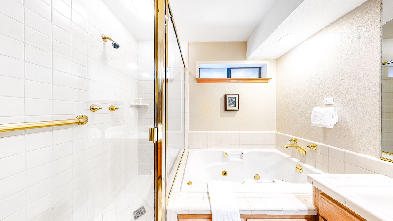 Photo of Bathroom in Tahoe Pines