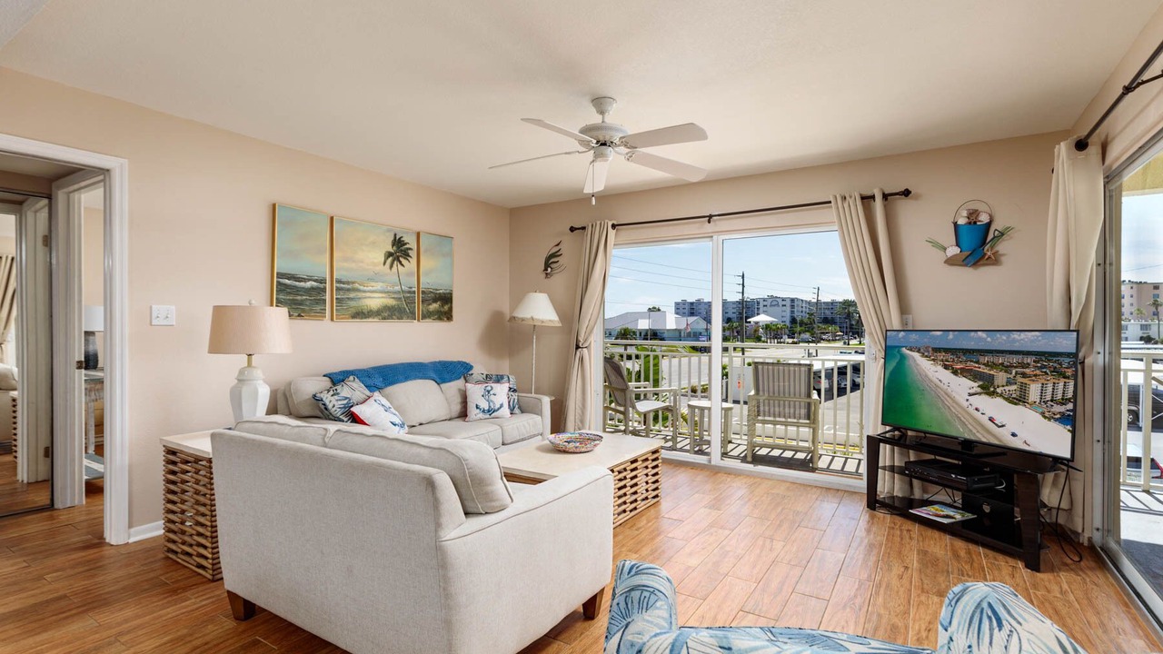 Photo of Livingroom in Redington Shores