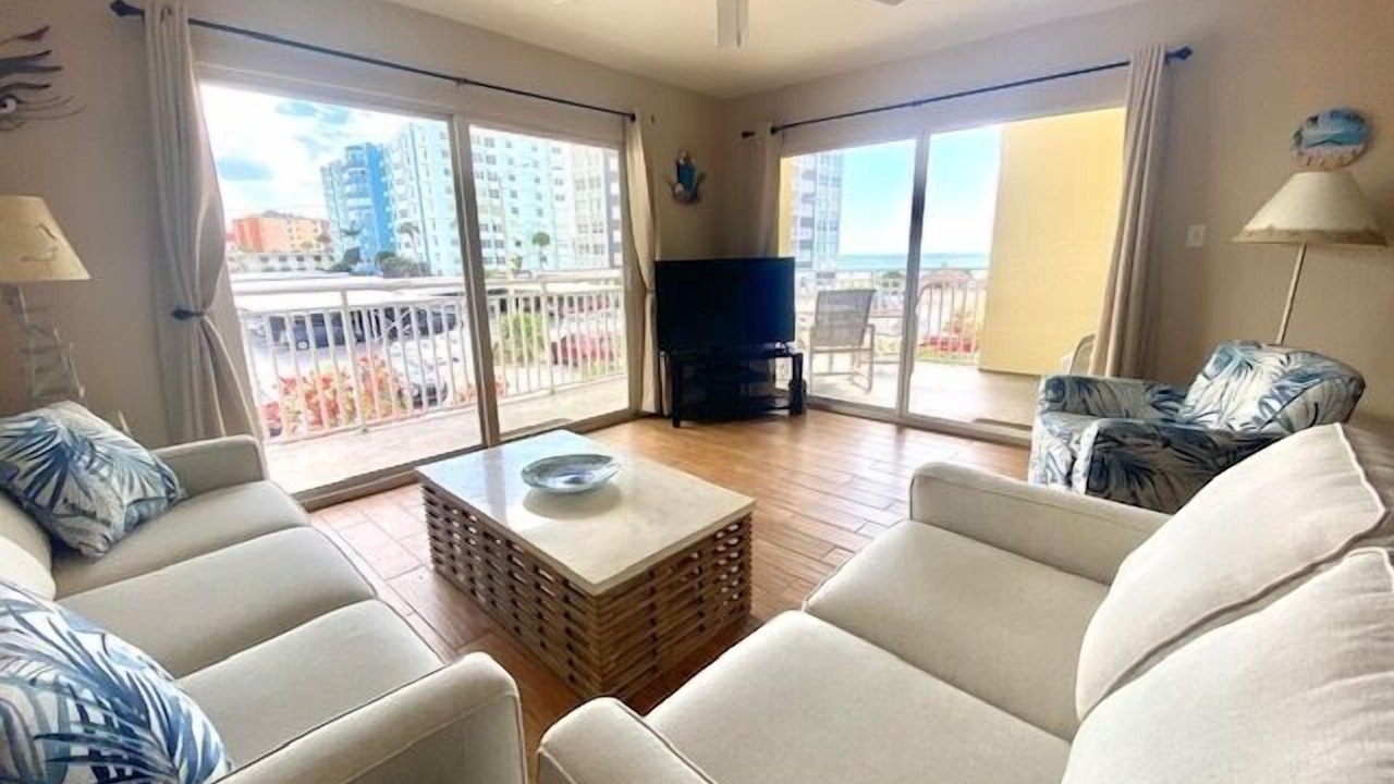 Photo of Livingroom in Redington Shores