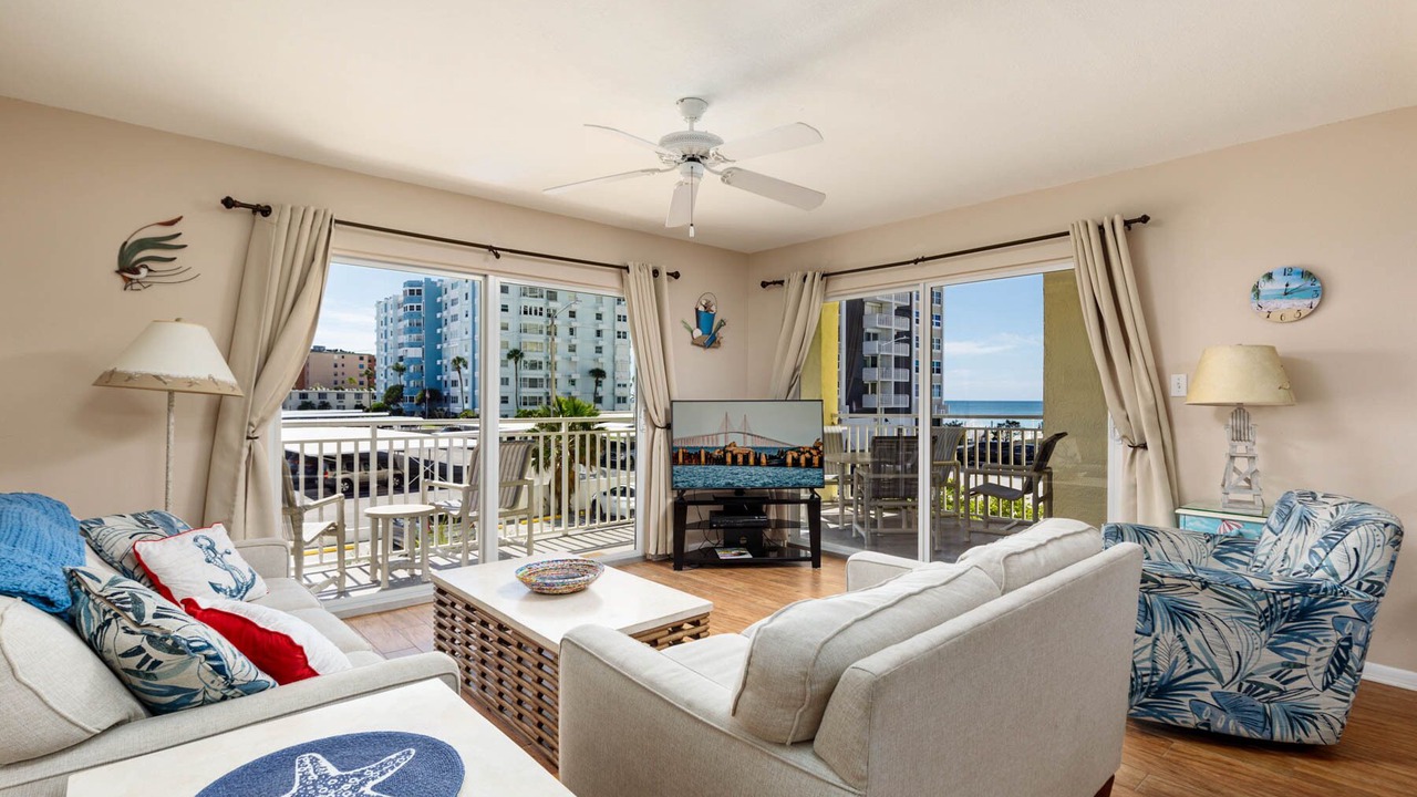 Photo of Livingroom in Redington Shores
