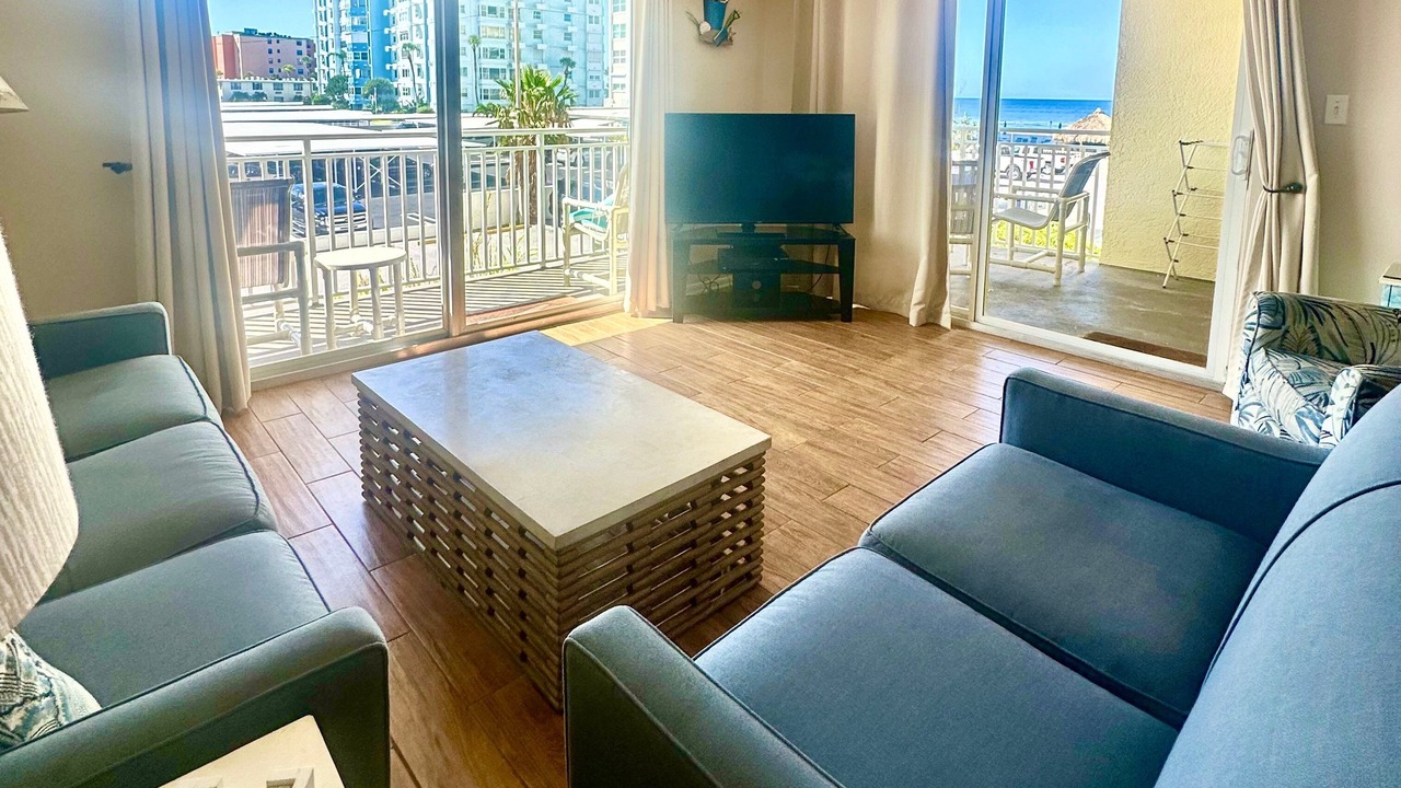 Photo of Livingroom in Redington Shores