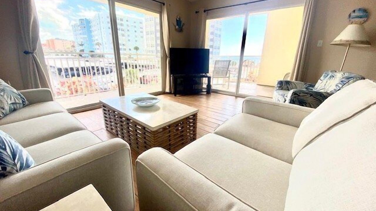 Photo of Livingroom in Redington Shores