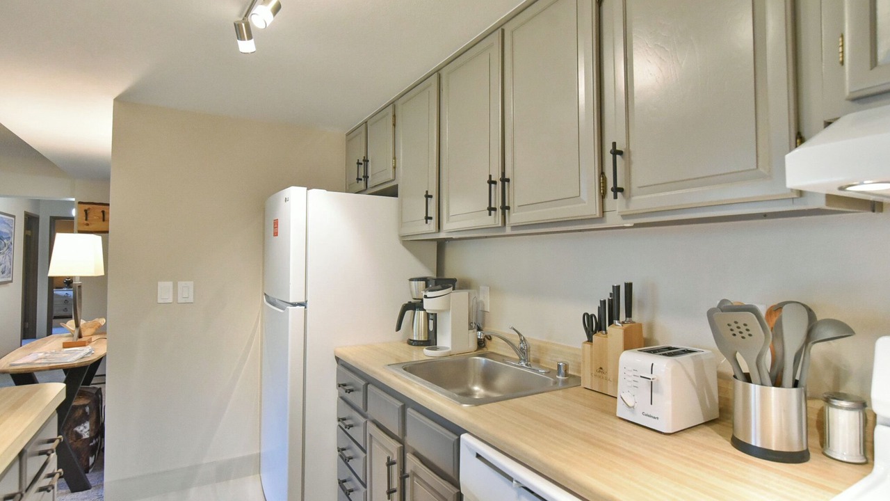 Photo of Kitchen in Peak 9