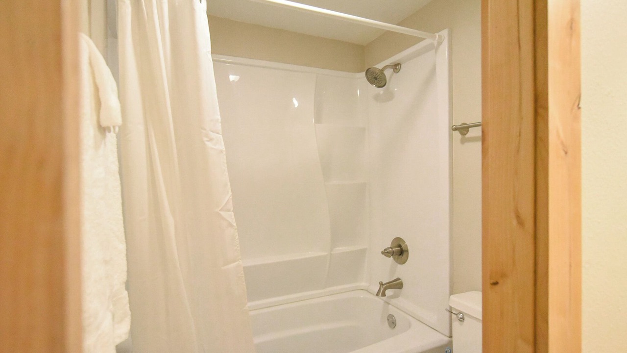 Photo of Bathroom in Peak 9