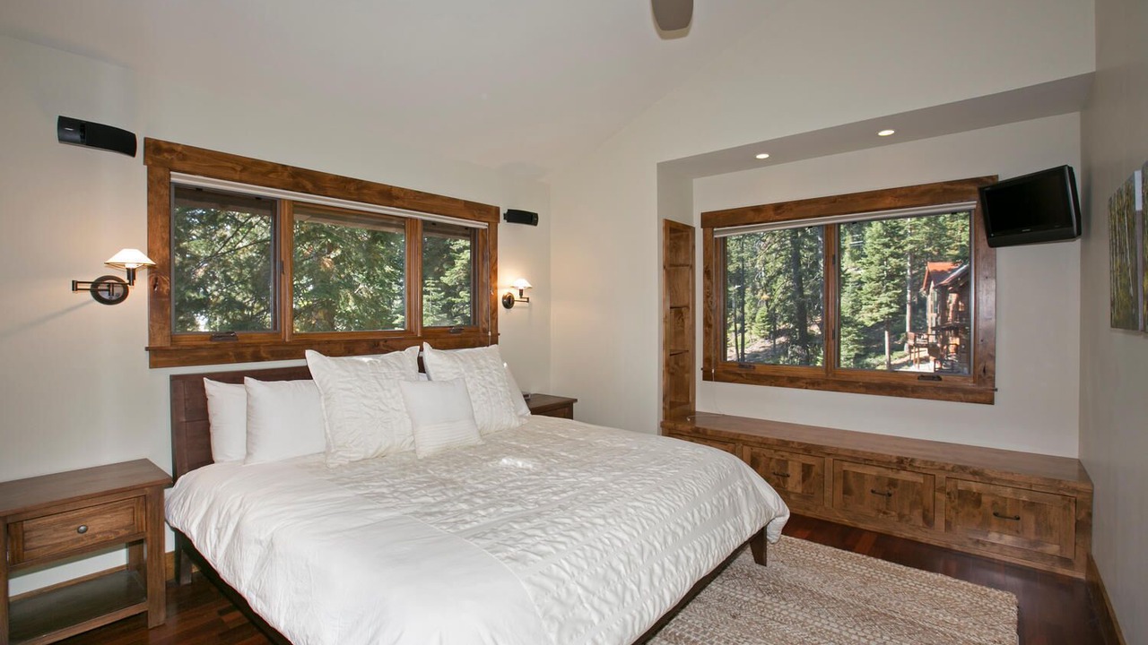Photo of Bedroom in Carnelian Bay