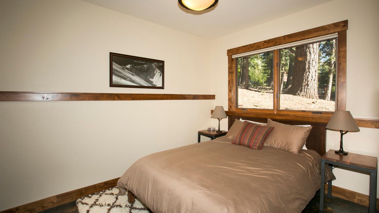 Photo of Bedroom in Carnelian Bay