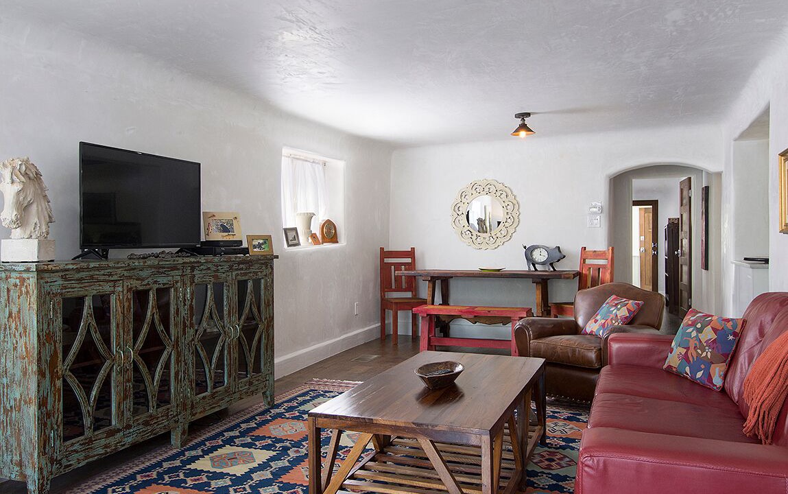 Photo of Livingroom in Historic Eastside