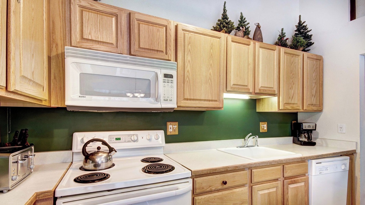 Photo of Kitchen in Peak 9
