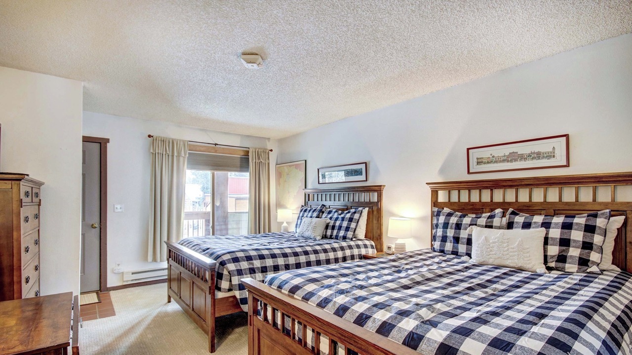 Photo of Bedroom in Peak 9