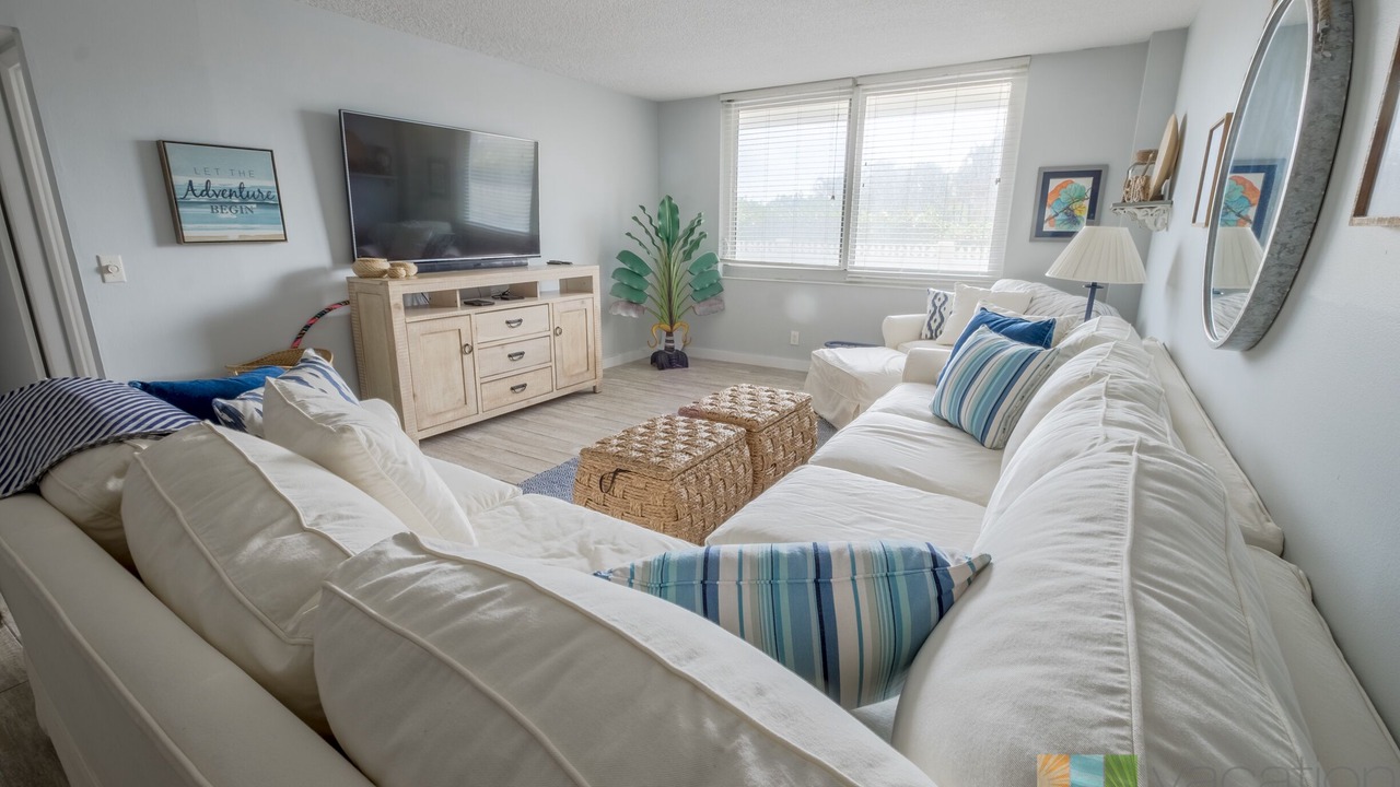 Photo of Livingroom in Palm Beach Shores