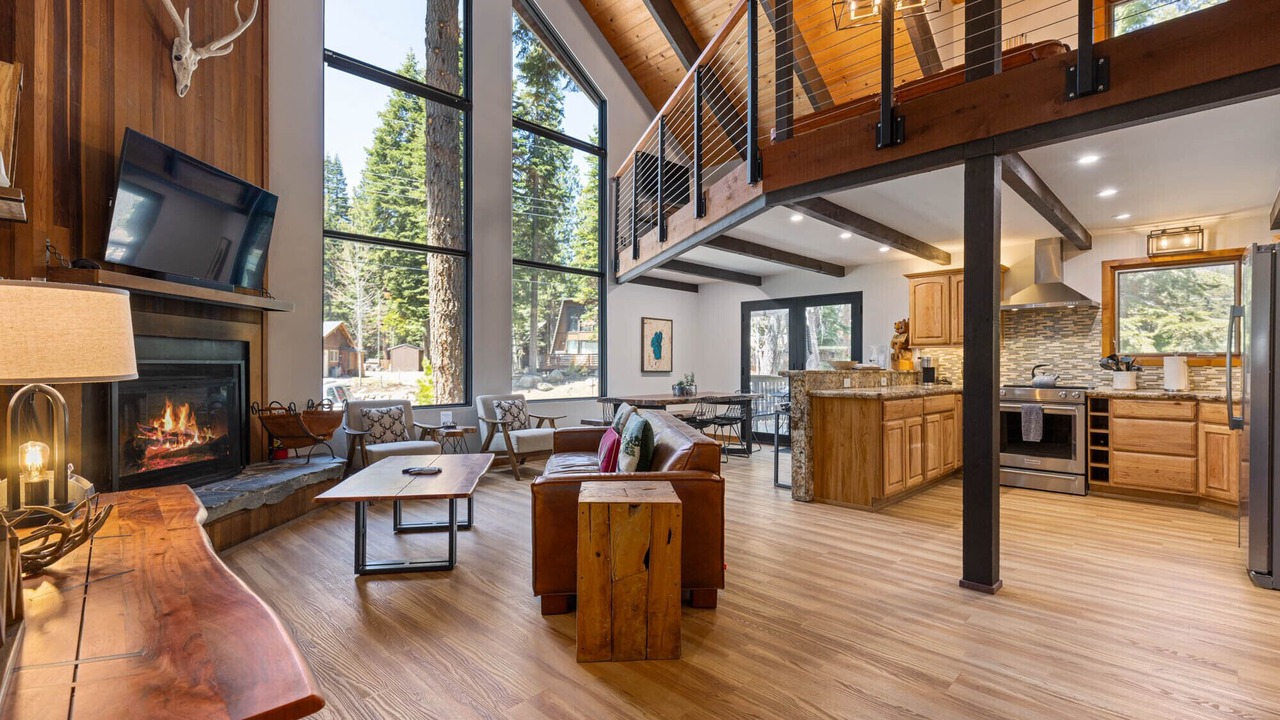 Photo of Livingroom in Carnelian Bay