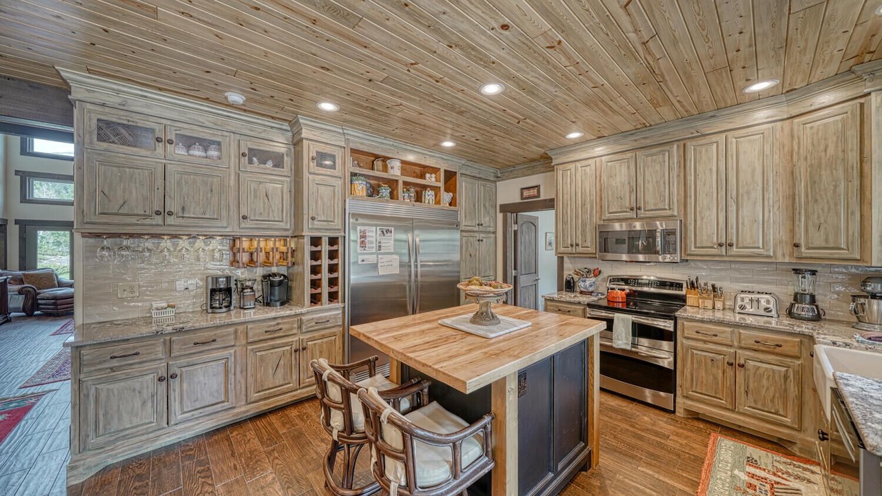 Photo of Others in Whitepine