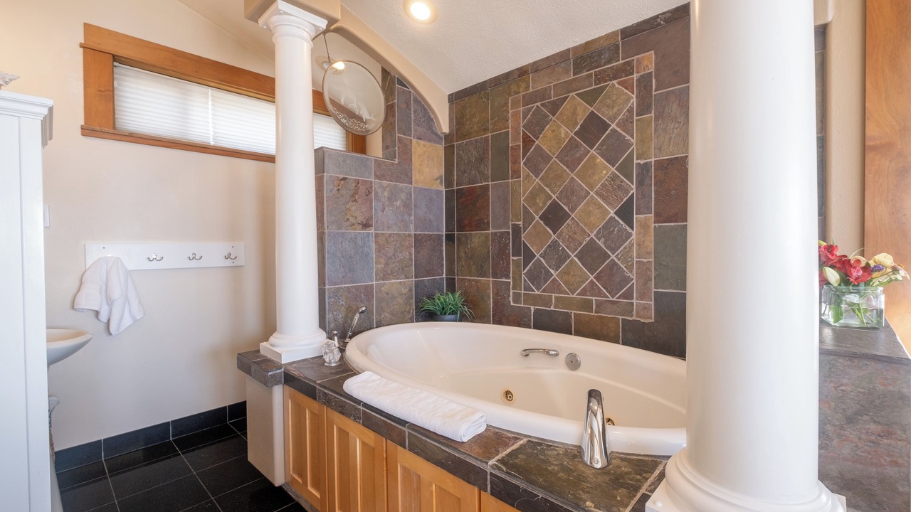 Photo of Others in Roads End