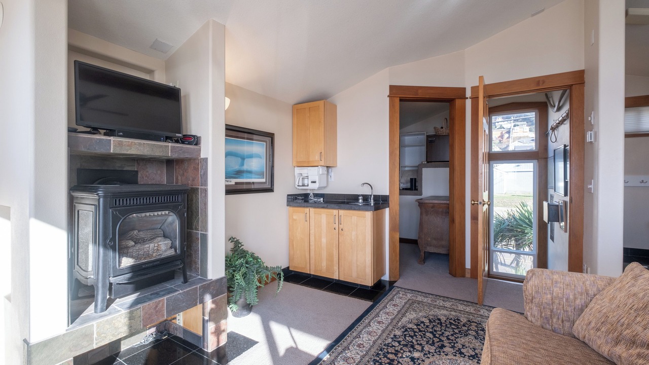 Photo of Others in Roads End