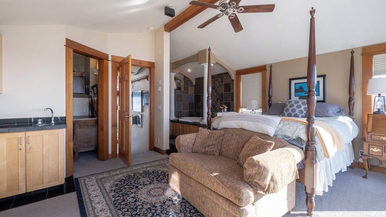 Photo of Others in Roads End