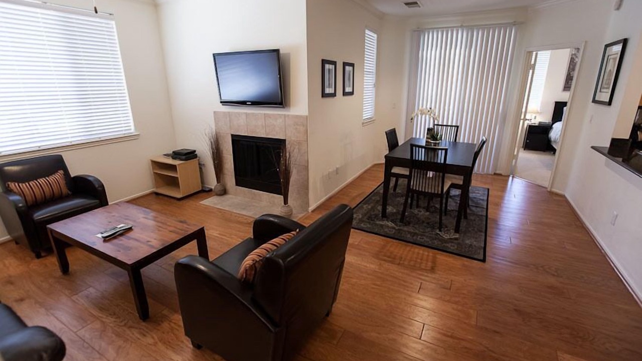 Photo of Livingroom in Raskin Estates