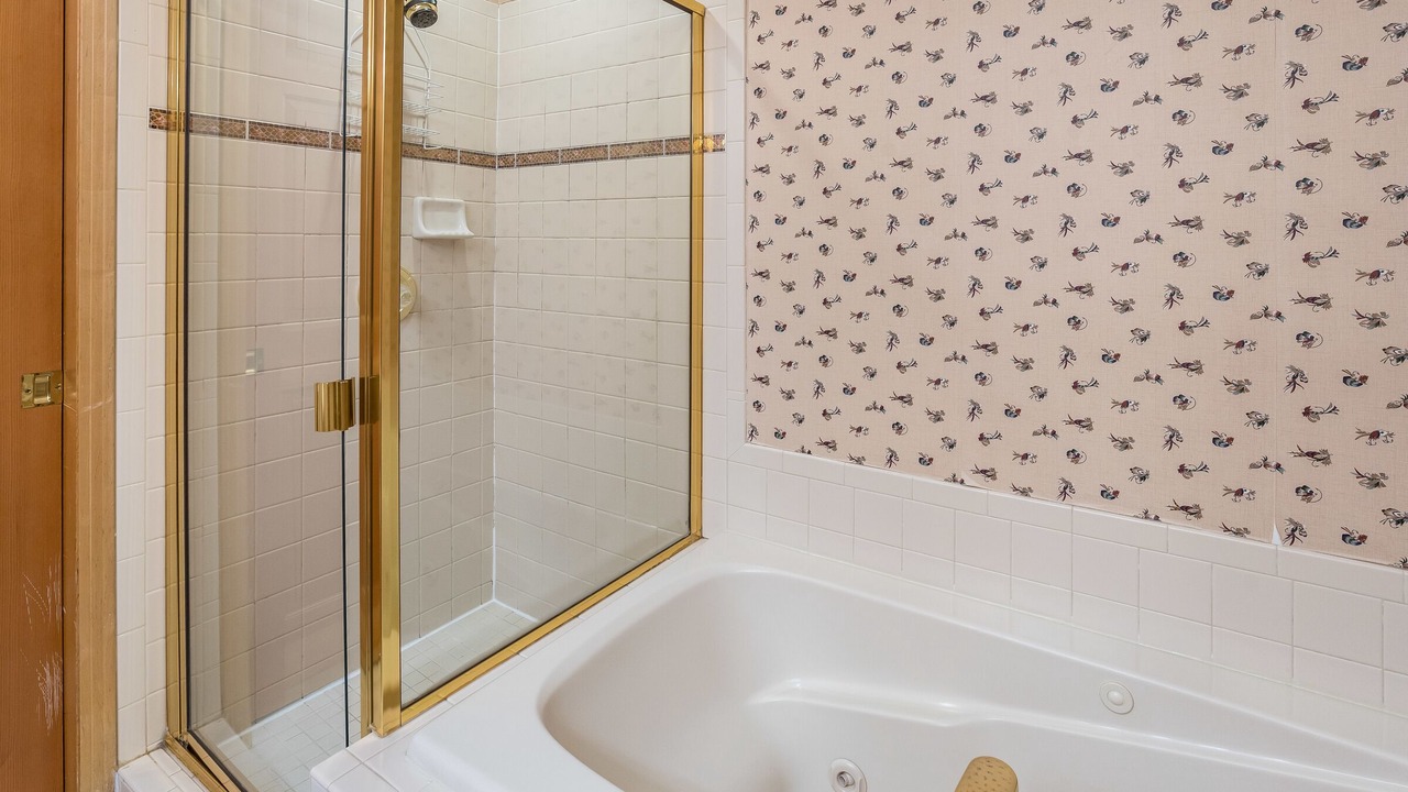 Photo of Bathroom in Peak 8