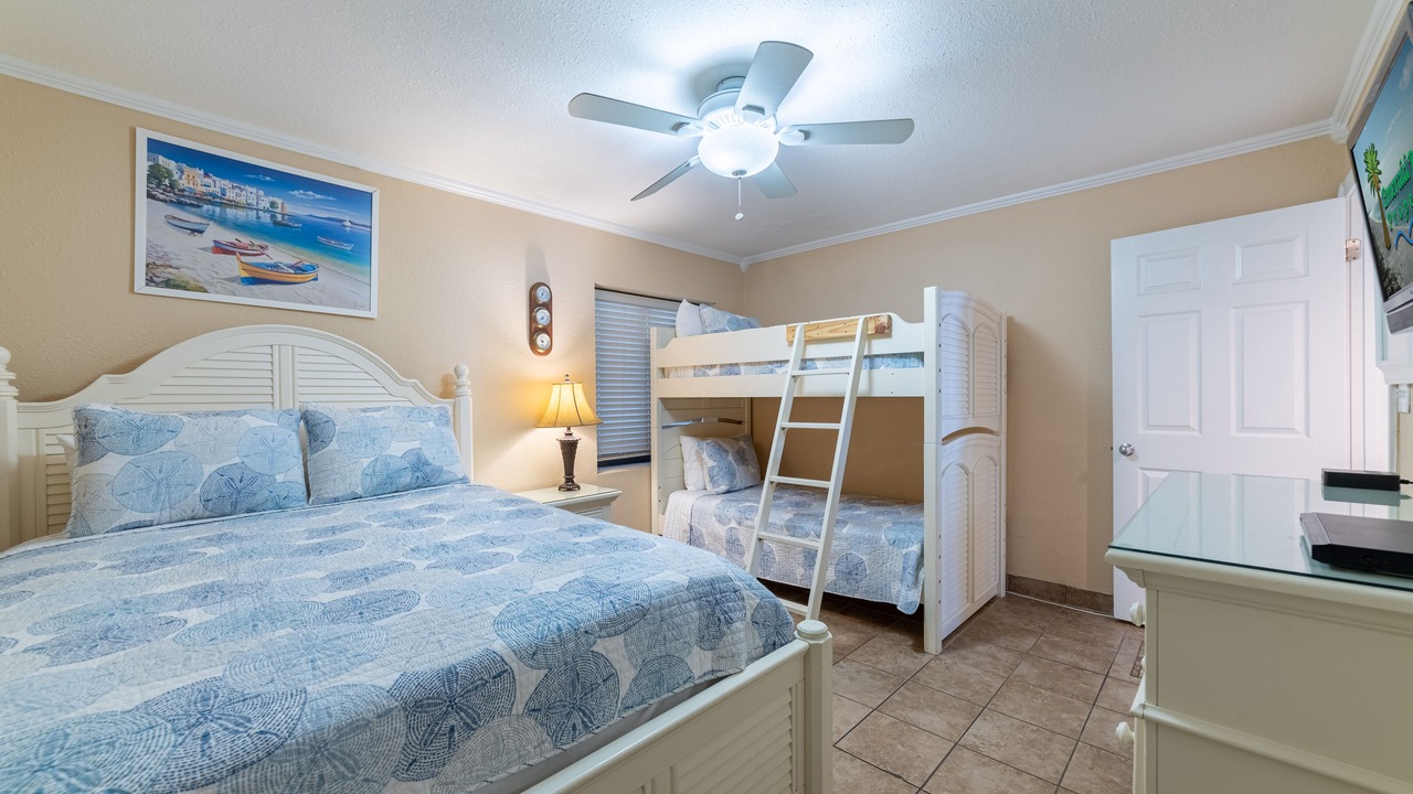 Photo of Bedroom in Biltmore Beach