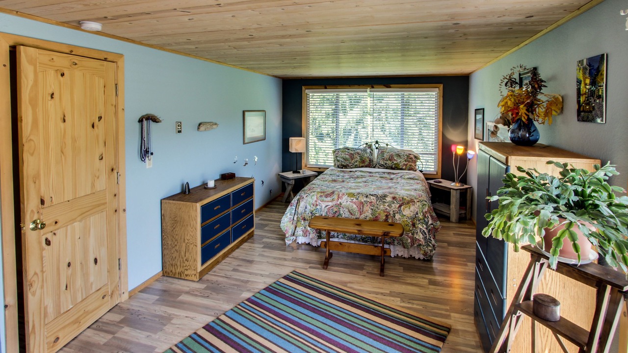 Photo of Bedroom in Lopez Island