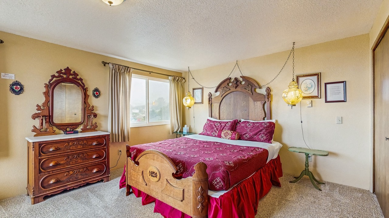 Photo of Bedroom in Roads End