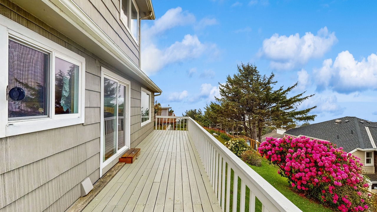 Photo of Patio Balcony in Roads End