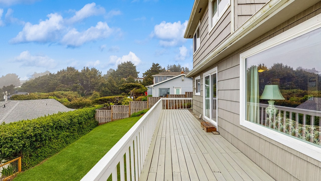 Photo of Patio Balcony in Roads End