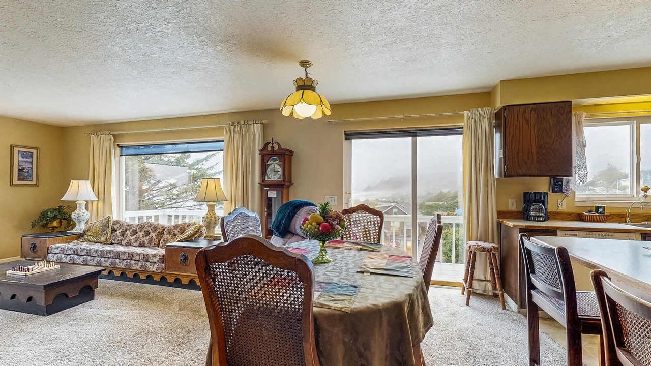 Photo of Livingroom in Roads End