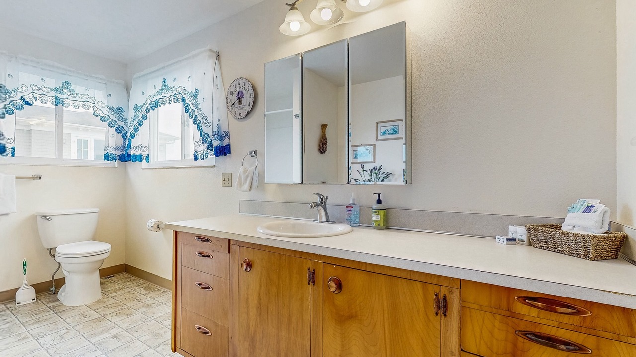 Photo of Bathroom in Roads End