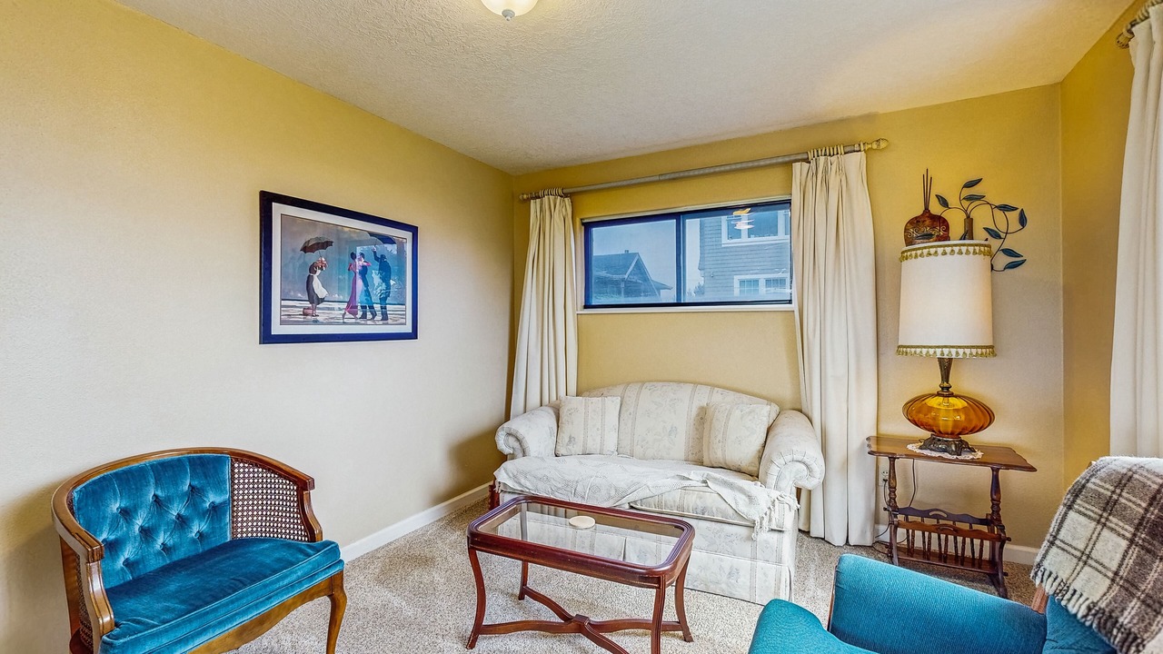 Photo of Livingroom in Roads End
