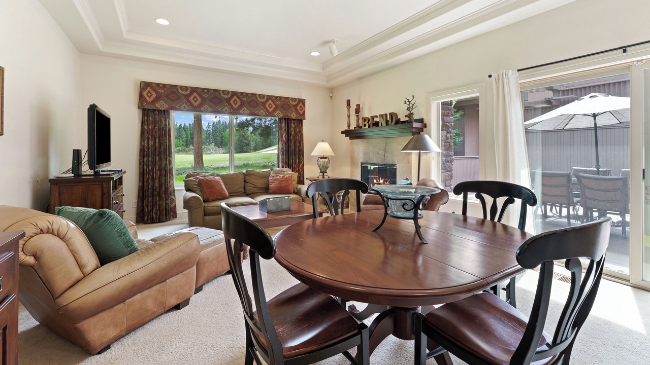 Photo of Livingroom in Broken Top