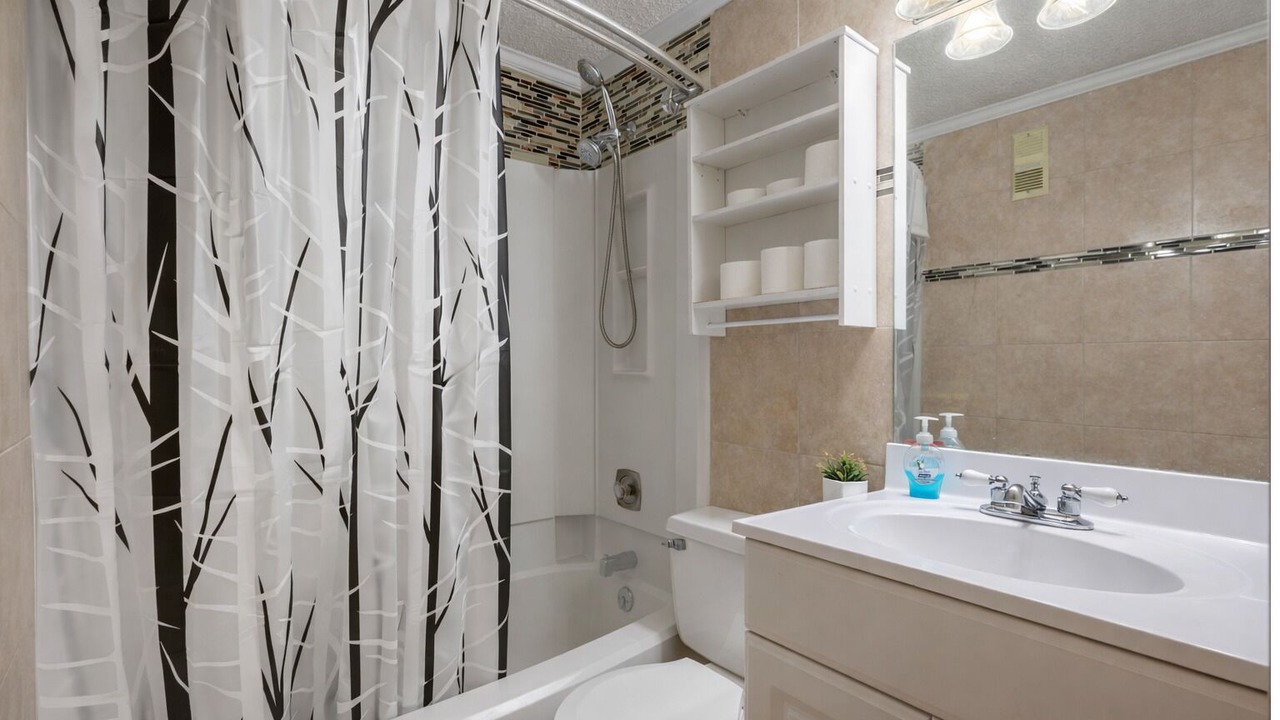 Photo of Bathroom in Edray