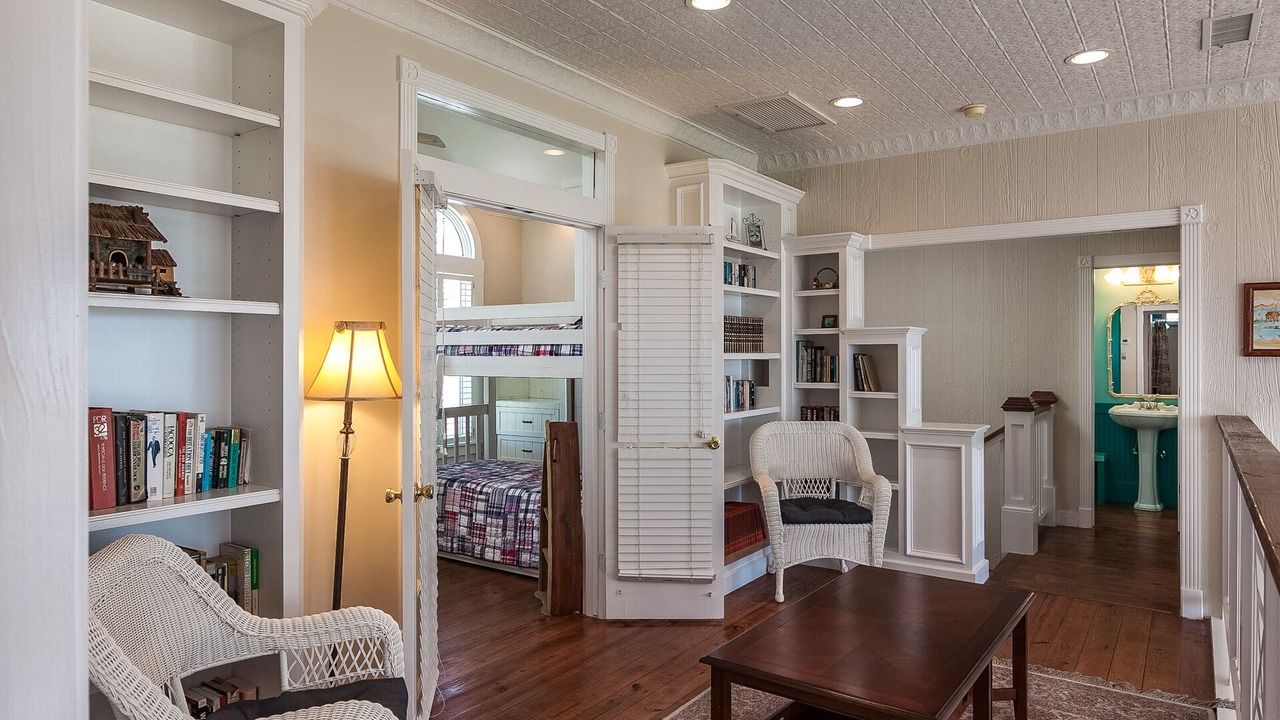 Photo of Bedroom in Pointe San Luis