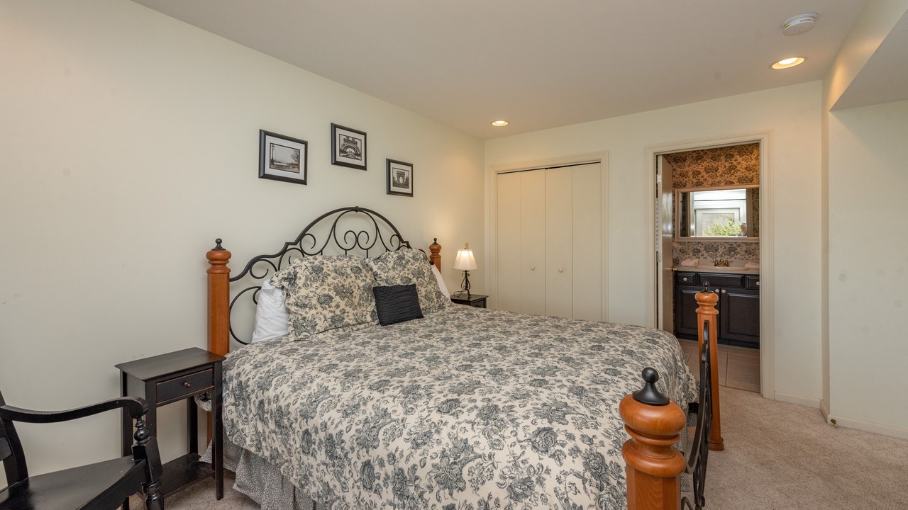 Photo of Bedroom in Thayerville